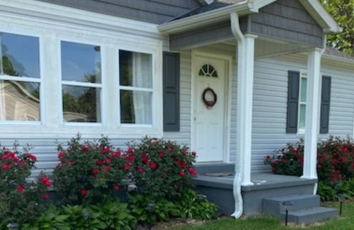 Lexington House | 2-Bedroom Sweet Retreat in Lexington