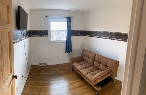 Albany House | 2 bedroom town house with game room