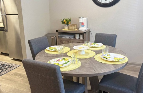 Cumberland House | 2-bedroom townhome in charming Smyrna with AC, WIFI , 4 min to Braves