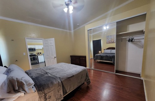 Lincoln Acres House | 2 Bedroom Townhome for your family, conveniently located.