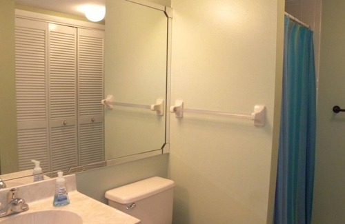 Cocoa Isles House | 2 Bedroom Townhome 99488 by Houzlet