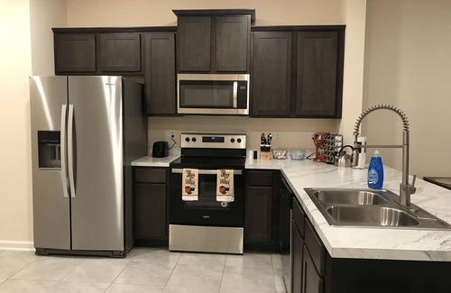 Baymeadows House | 2 Bedroom Townhome in Quiet Subdivision