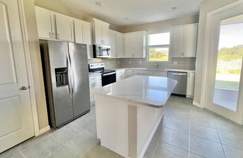 Bearss Plaza House | 2 Bedroom Townhome 425947 by Houzlet