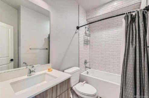 West Colfax Apartment | 2 bedroom townhome with rooftop patio & scenic views