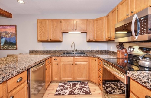 Big Sky House | 2-Bedroom Townhouse | Private Hot Tub | Big Sky Town Center