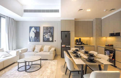 Dubai Ski Chalet | 2 Bedroom Townhouse w/Private Jacuzzi at MAG Eye