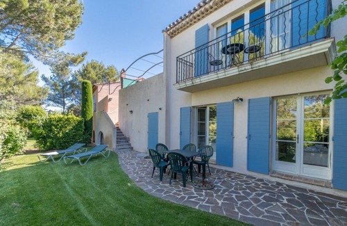 La Motte House | 2 BEDROOM TOWNHOUSE WITH GARDEN (N°320)