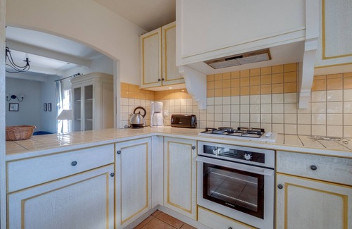La Motte House | 2 BEDROOM TOWNHOUSE WITH GARDEN (N°435)