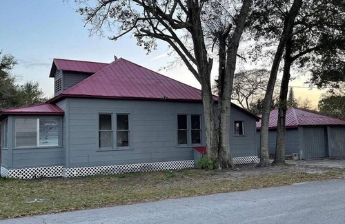 Saint Cloud House | 2 Bedroom Unit B