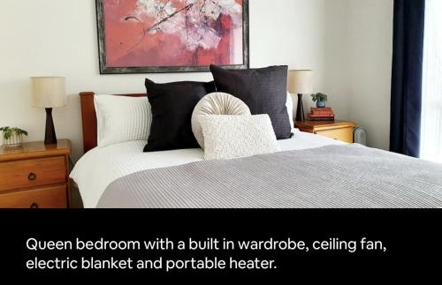 Mount Clear House | 2 Bedroom Unit with Garage and Backyard - Only minutes to Sovereign Hill and Ballarat CBD - Sleeps 1 to 6