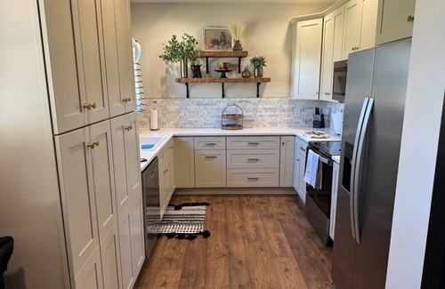 Carrollton House | 2-bedroom vacation home just a two minute walk to downtown