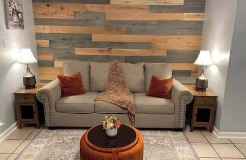 New Roads House | 2-bedroom vacation home