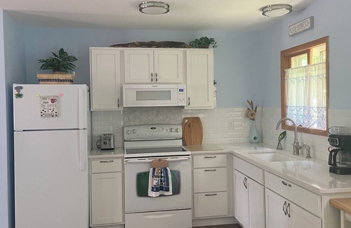 Higgins Lake House | 2-bedroom vacation home 4 minutes from South Higgins Lake State Park