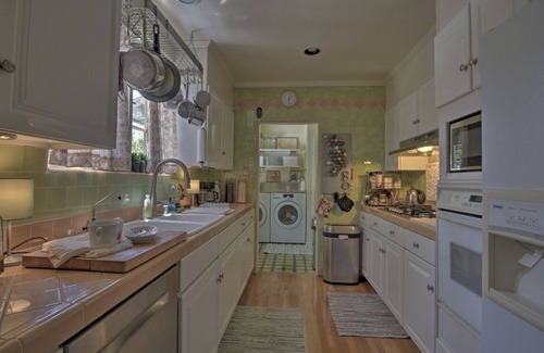 Glenwood House | 2-bedroom vacation home just 10 minutes from San Fernando Valley