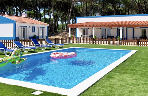 Monserrate Cottage | 2 bedroom villa ideal for vacations with pool, in the middle of the countryside and close to the beach