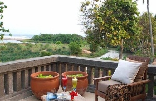 Batu Bolong Villa | 2 Bedroom villa in Canggu Beachfront property.