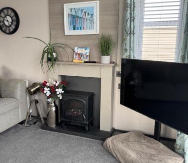 Chichester Villa | 2 Bedroom Villa - Lakeside Holiday Park