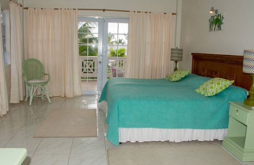 Savannes Villa | 2 bedroom villa with semi private pool in the garden, 5 mins from the beach
