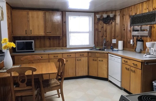 Helena Apartment | 2 bedroom w/full kitchen ~ Close to the St Peter's Hospital and State Capitol