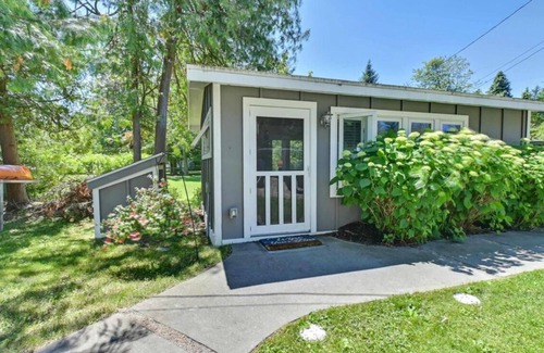 Kewadin House | 2 bedroom w/loft Torch Lake lakefront!