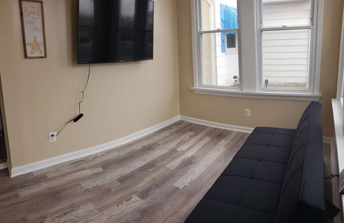 Cape May - Wildwood Apartment | 2 bedroom, Walk to Beach & Boardwalk ! Apt. 1R