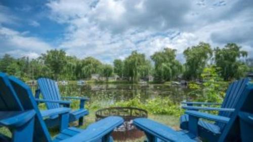Campbellford House | 2 Bedroom Waterfront Cottage Cedar Point Cres 2