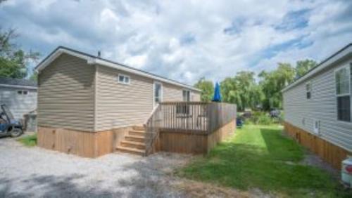 Campbellford House | 2 Bedroom Waterfront Cottage Cedar Point Cres 4