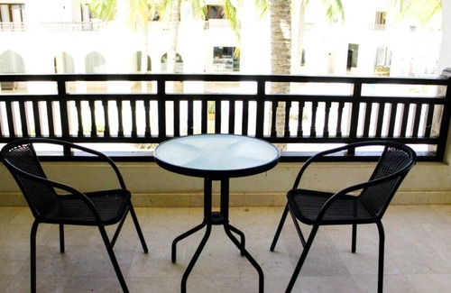 Salalah Apartment | 2-Bedroom Waterfront Retreat