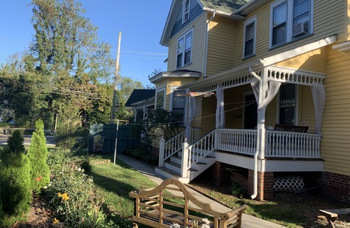 West Cape May House | 2 bedroom WCapeMay victorian folk farm w gardens