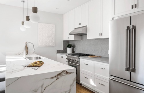 Solvang Apartment | 2-bedroom - WiFi, AC, garage parking with EV charger.