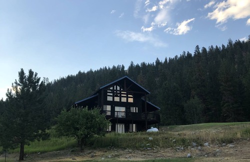 Gibbonsville Cabin | 2 Bedroom with loft and game room