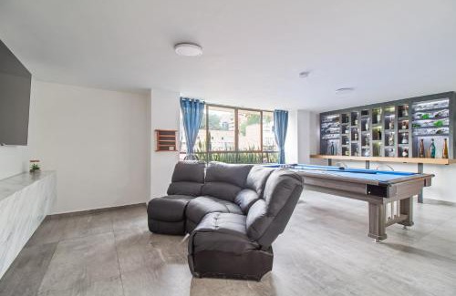 La Candelaria Apartment | 2 bedroom with pool table, 1 block from Lleras park, p8