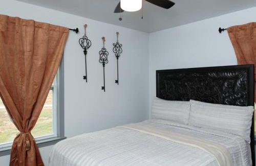 Perdue Hill Apartment | 2 Bedroom with Private office