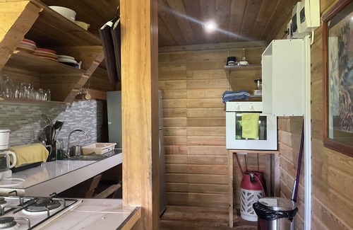 Barroui Cabin | 2 bedroom wooden cottage micro Climate living. open air living