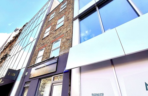 St Luke's Apartment | 2 Bedroom Zone 1 Apartment Central London