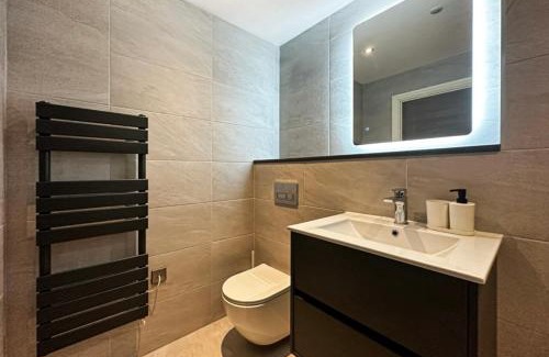 Sefton Park Apartment | 2 Bedroomed apt by Sefton Park and Spire Hospital
