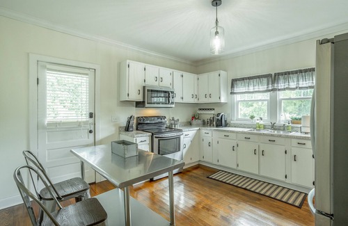Chattanooga House | 2 bedrooms, 1 bath, cozy kitchen, living room and game room/multipurpose room.