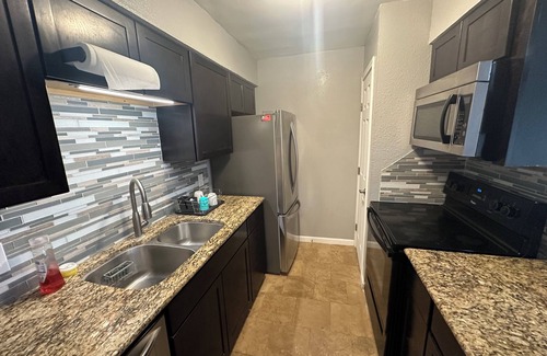 Midland Apartment | 🏡 2 bedrooms, 1 bathroom 🛁 cozy, modern apartment. With sofa bed 🛋️n