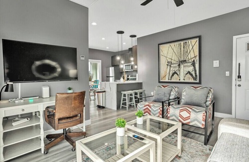 University Heights Apartment | 2-Bedrooms-2-Balconies-Walk-2-Everything-W/D