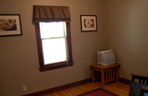 Mason City House | 2 bedrooms, 2 bath, fenced in yard and a single stall garage.