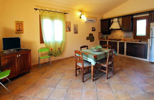 Solfarelli Villa | 2 bedrooms, 2 Bathrooms Villa, near the Sea, Garden, AC, 10 minutes from Cefalu