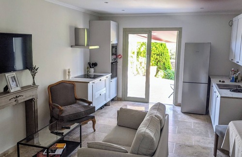 Vaugines Apartment | 2 bedrooms/2 bathrooms with terrace near Lourmarin - Apartment 3