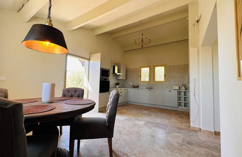 Vaugines Apartment | 2 bedrooms, 2 bathrooms with terrace - near Lourmarin - Apartment 4