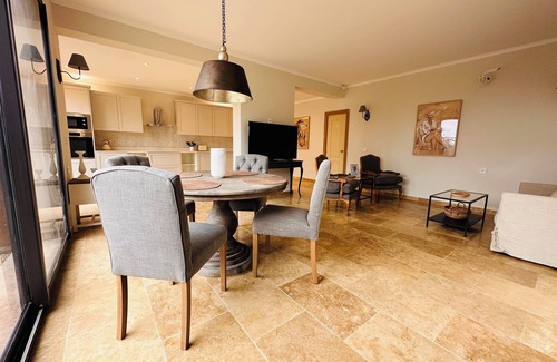 Vaugines Apartment | 2 Bedrooms, 2 Bathrooms with terrace - near Lourmarin - Apartment 7