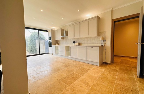 Vaugines Apartment | 2 Bedrooms, 2 Bathrooms with terrace - near Lourmarin - Apartment 7