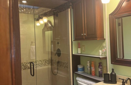 Des Moines House | 2-Bedrooms-4PAX-Helen’s Garden House🏡 Minutes from airport@Des Moines-Seattle,WA
