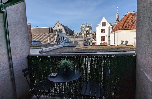 Amsterdam City Centre Apartment | 2 Bedrooms Apartment with Balcony in Amsterdam City Center