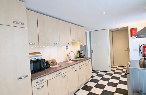 Amsterdam City Centre Apartment | 2 Bedrooms Apartment with Balcony in Amsterdam Center