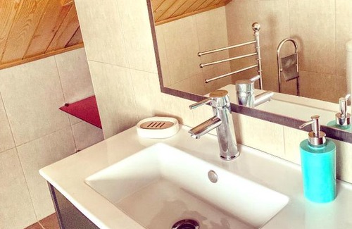 Cantelaes Ski Chalet | 2 bedrooms chalet with lake view and enclosed garden at Vieira do Minho