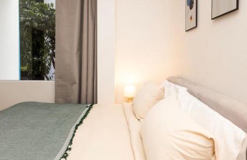 Thung Maha Mek Apartment | 2 Bedrooms for 4 Guests with Kitchen at Heart of Sathorn